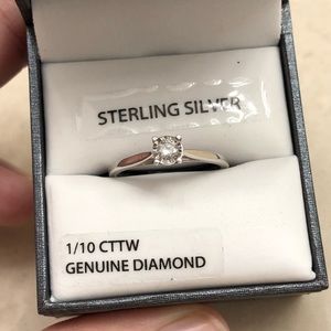 925 Sterling Silver 1/10 CTTW Diamond Ring Sz 6.5